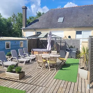 Charme Cheminée Sur La Presqu'île De Crozon, Avion Et Voilier En Baie De Douarnenez Telgruc-sur-Mer